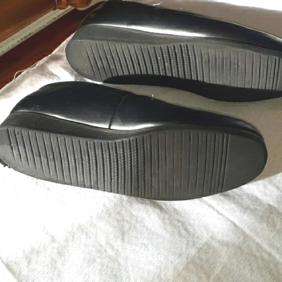 Black leather Wedge Career Casual shoes size 7 1/2 - Picture 3 of 4